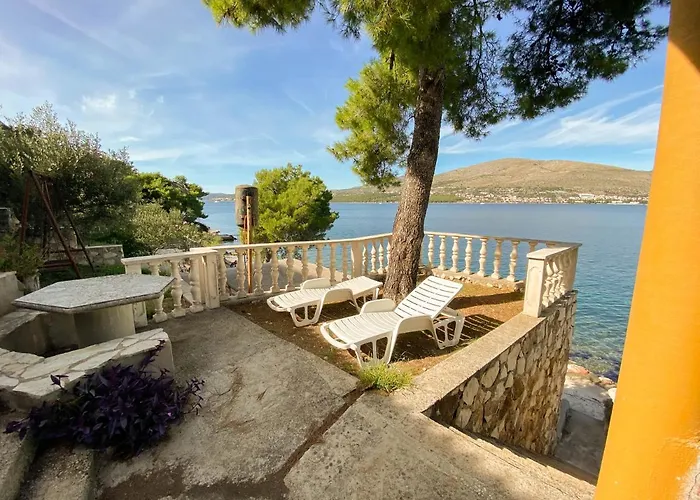 Seaview & Beachfront Apartments Jakov