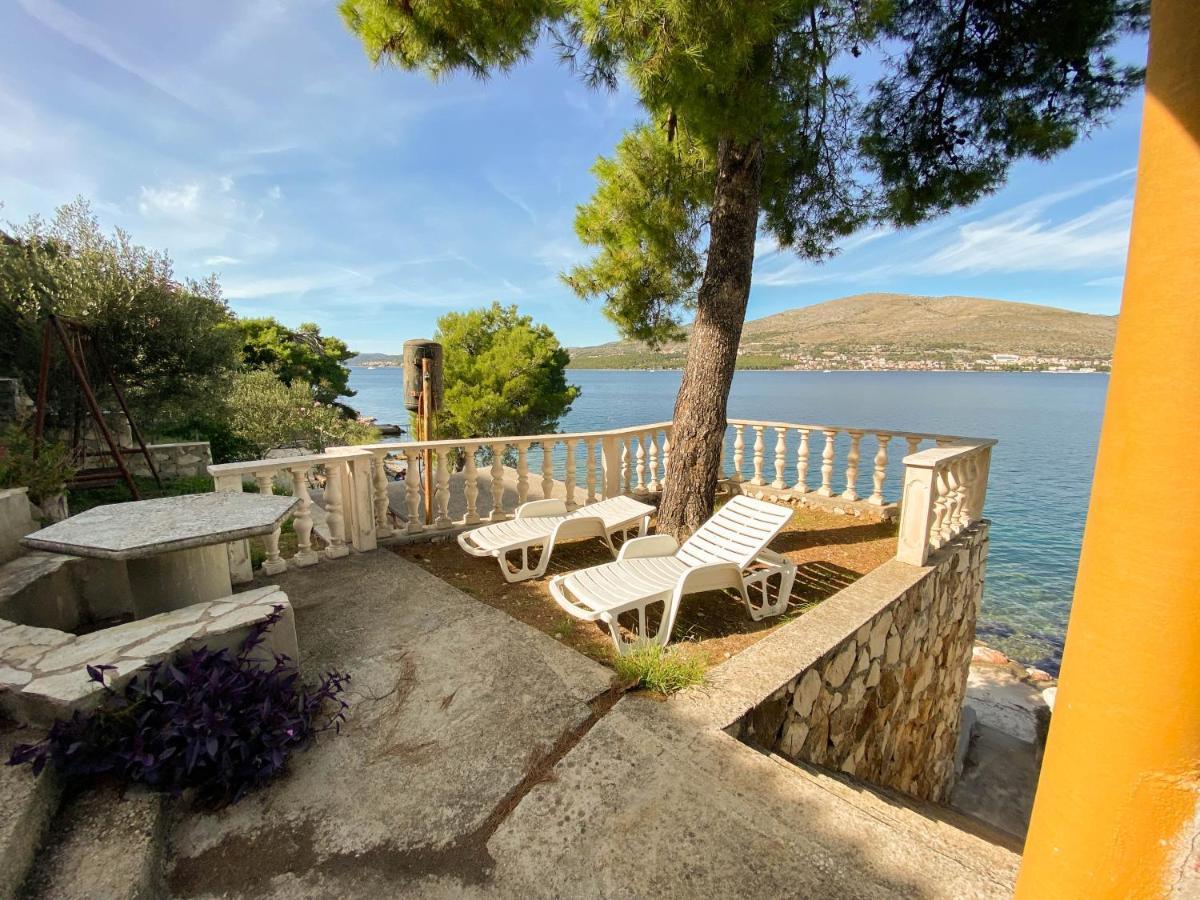 Seaview & Beachfront Jakov *