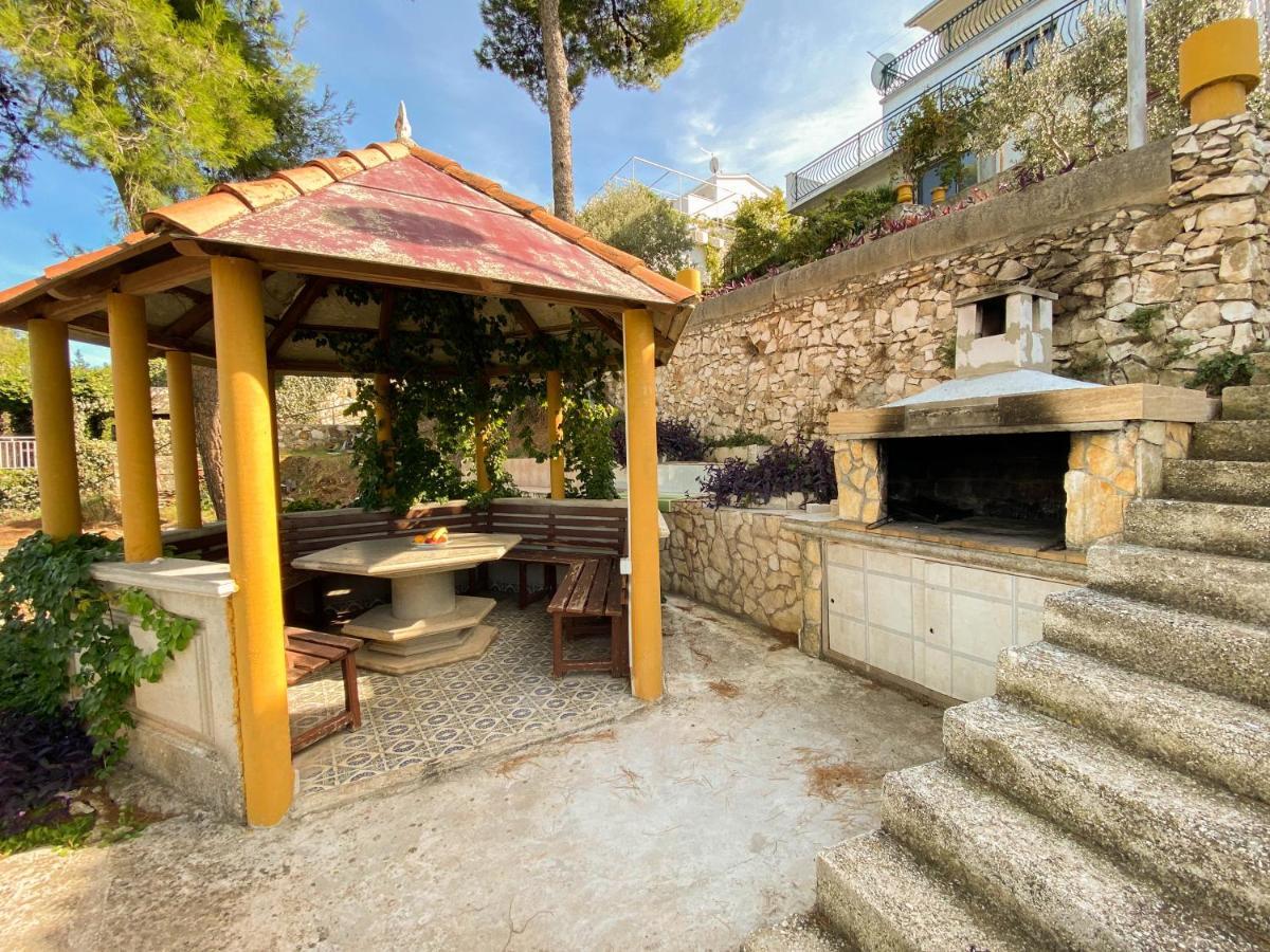 Seaview & Beachfront Jakov