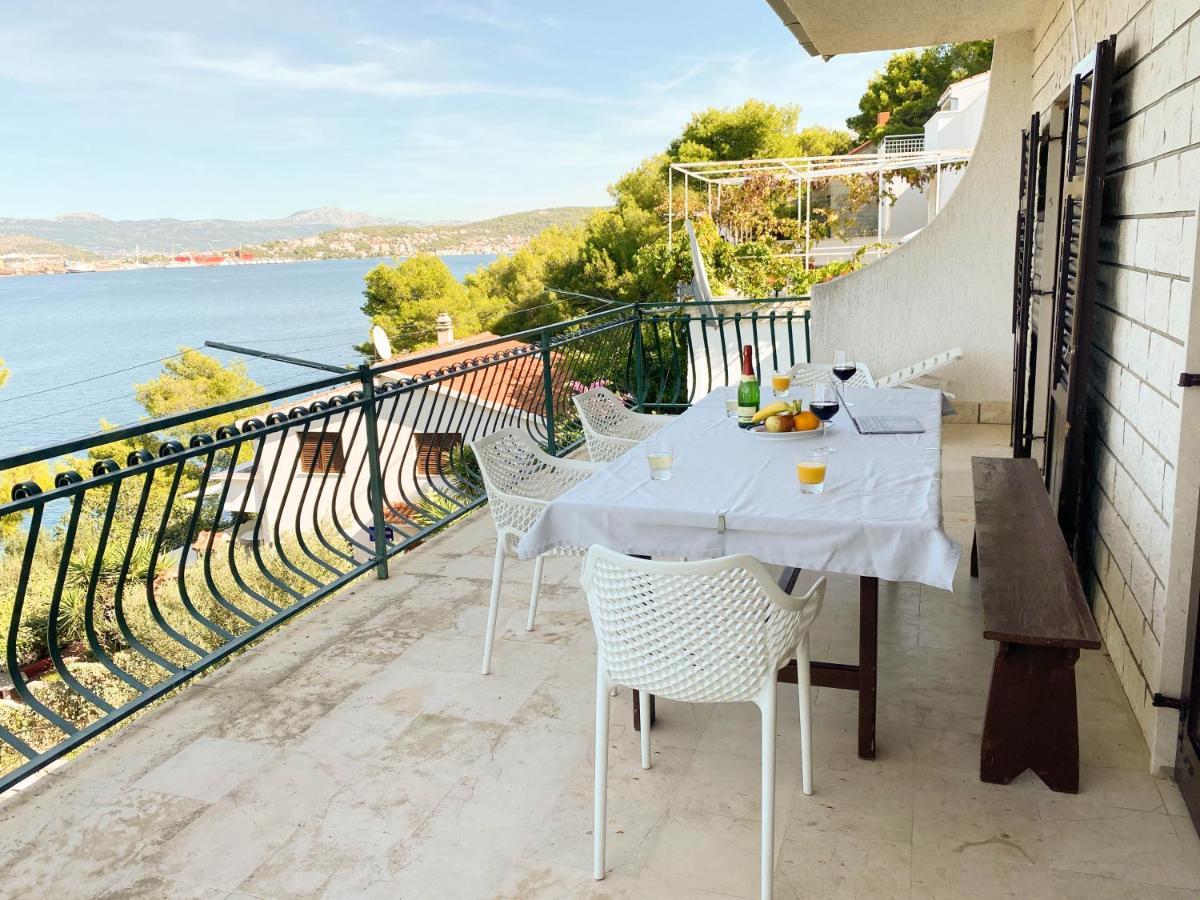 Seaview & Beachfront Jakov *