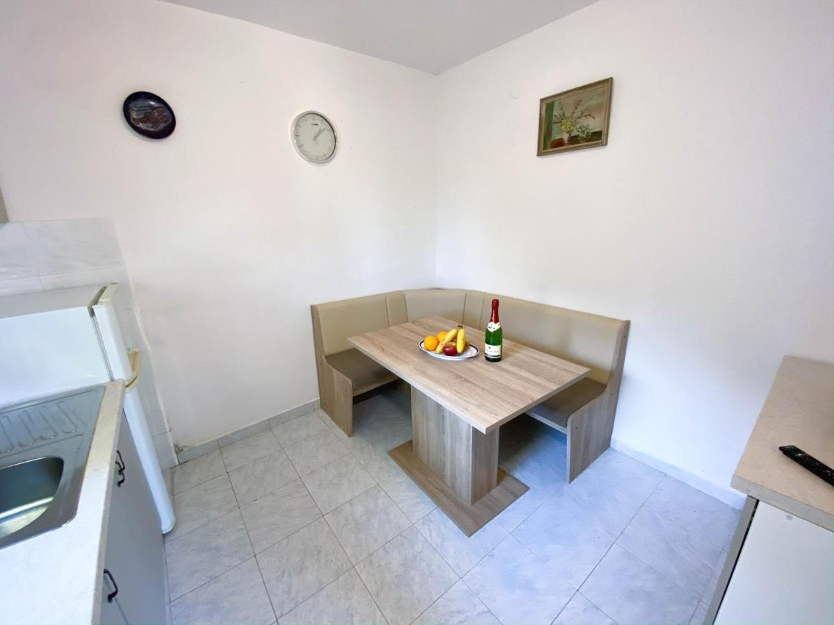 Apartment Seaview & Beachfront Jakov